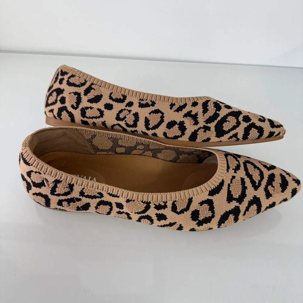 Vivaia Aria Walker Womens Size 39.5 Leopard Print Pointed Toe Knit Ballet Flats